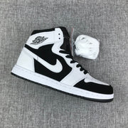 Air Jordan 1 High Black and White Sneakers 554724-113