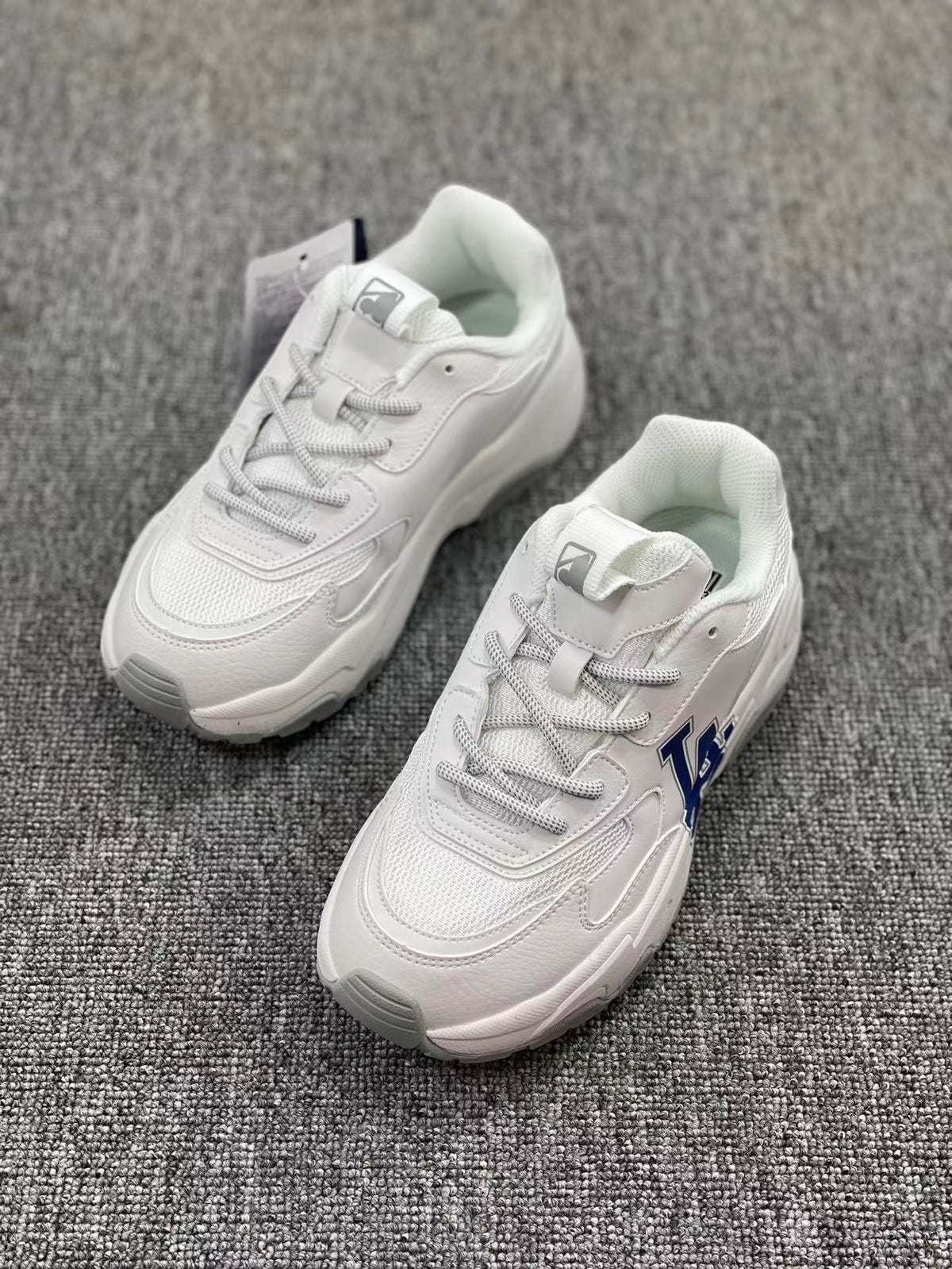 MLB Chunky Low-Top Sneakers in White